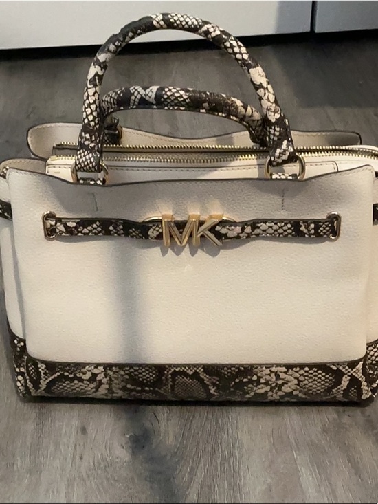 Handbags - MK RAFFLE NWT $558